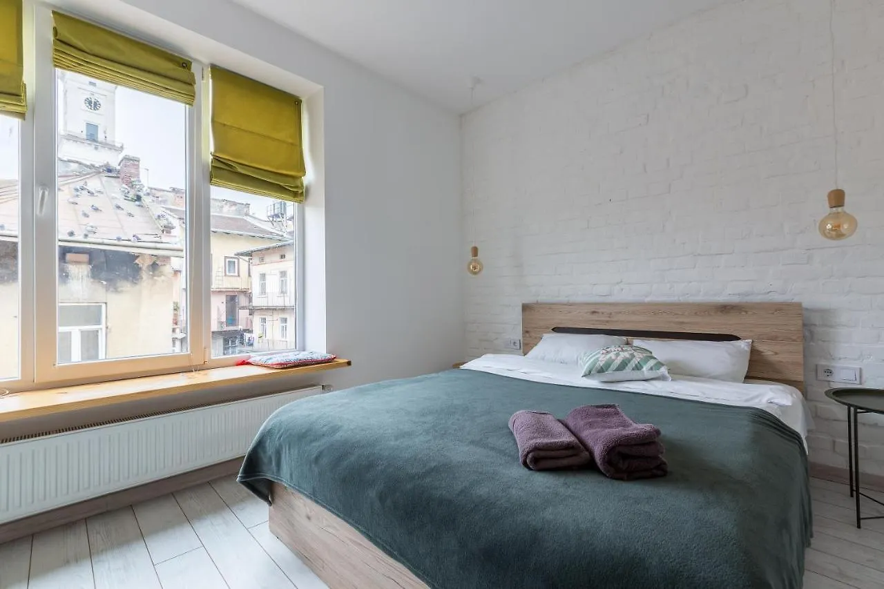 Romantic Apartments- View Of The Town Hall Lviv Apartment