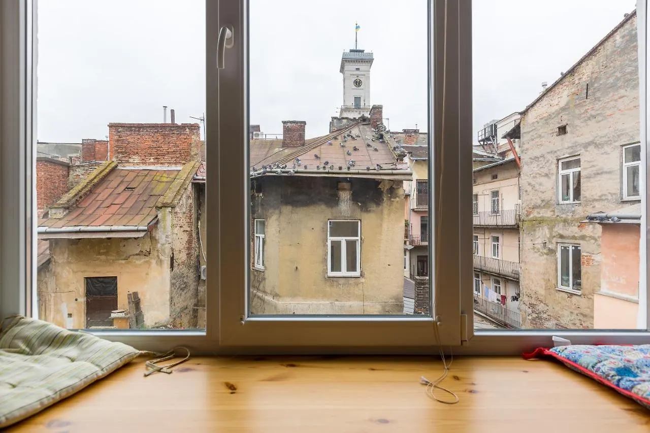 Apartment Romantic Apartments- View Of The Town Hall Lviv Ukraine