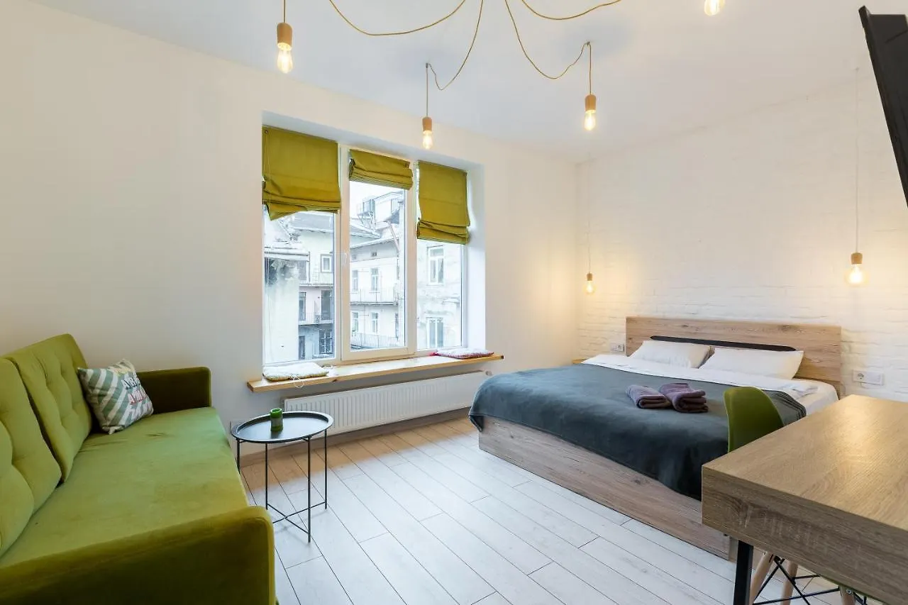 Apartment Romantic Apartments- View Of The Town Hall Lviv