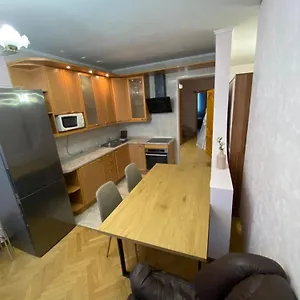 Real Apartments- Geroiv Dnipra Metro Station Апартаменты Киев
